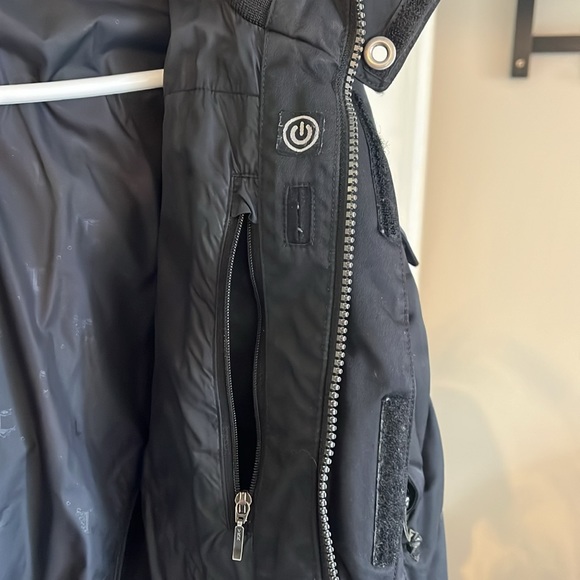 Northface water-resistant goose down jacket with removable fur lined hood - Picture 5 of 9